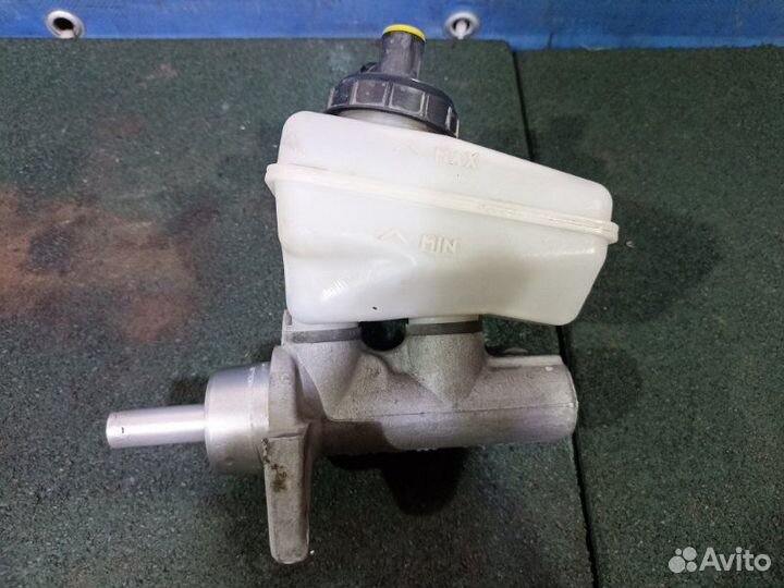 Цилиндр главный тормозной с бачком Renault Logan 1