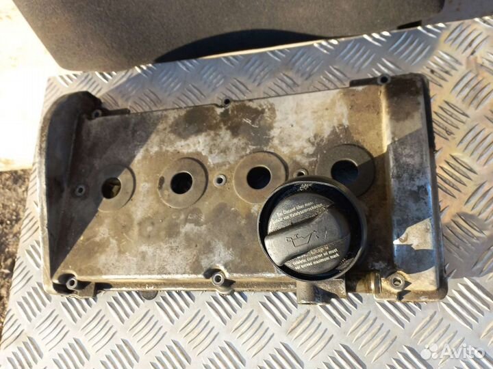 Audi/VW 1,8 20V AGN крышка 06а103475р клапанов