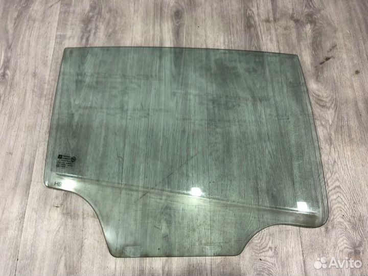 Стекло двери заднее правое Chevrolet Cruze J300