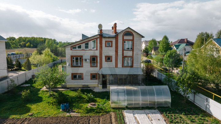 Коттедж 285 м² на участке 19,2 сот.
