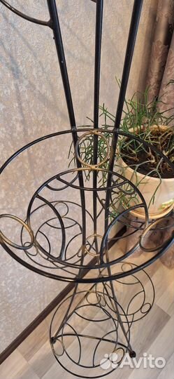 Подставка для цветов напольная металлическая