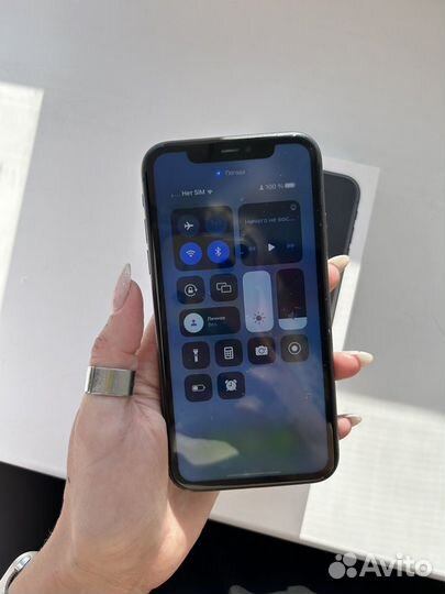 Телефон iPhone 11