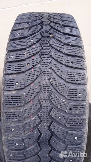 Bridgestone Blizzak Spike-02 215/65 R16