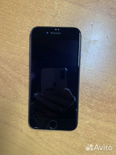 Телефон iPhone 8