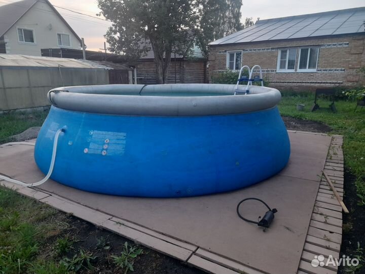 Надувной бассейн большой
