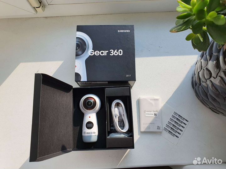 Экшн камера Samsung Gear 360