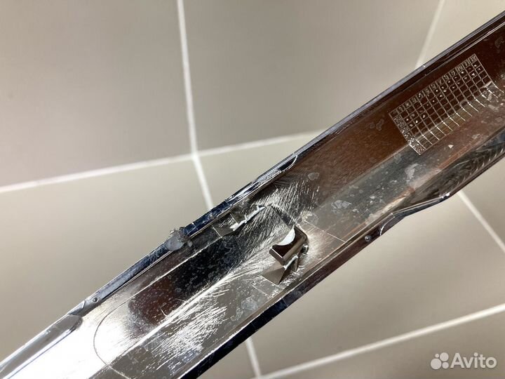 Молдинг переднего бампера левый Kia Sportage 2018