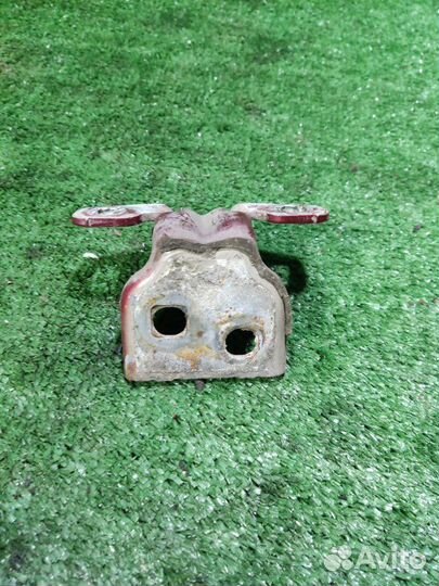 Петля двери Renault Logan