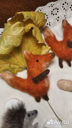 Брошка - брелок Лис валяная