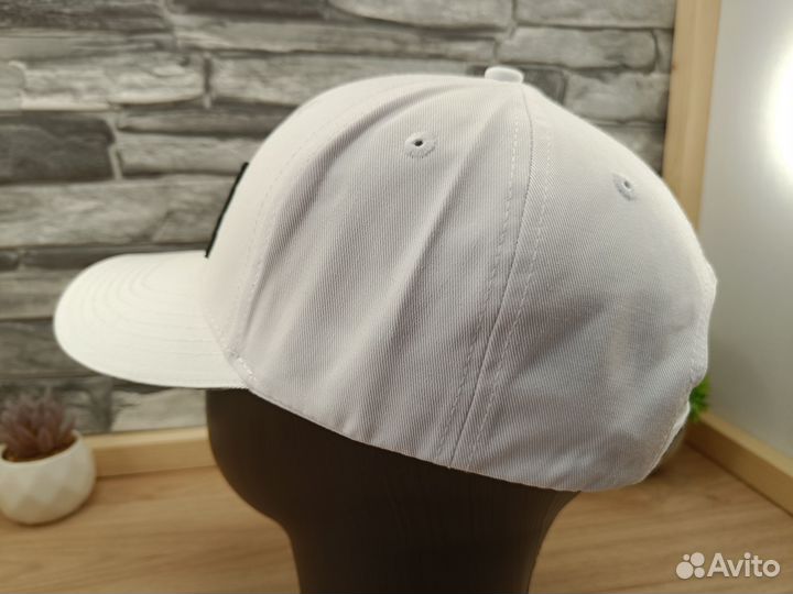 Кепка lonsdale белая