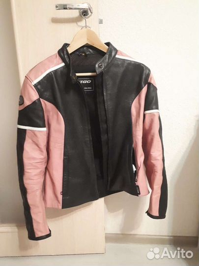 Мотокуртка кожаная женская