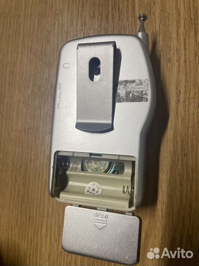 Карманный радиоприемник с часами