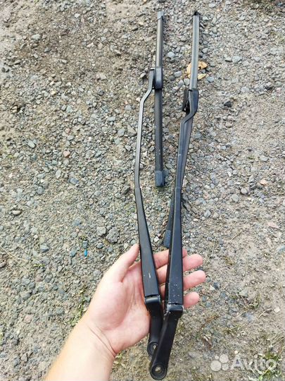 Поводки дворников с щётками