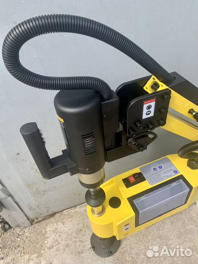 Резьбонарезной станок