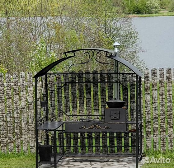 Мангал с крышей