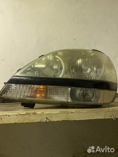 Фары Lexus RX300