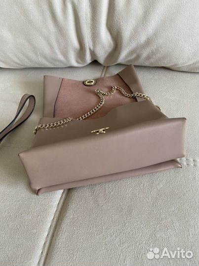 Сумка через плечо кожаная на цепочке