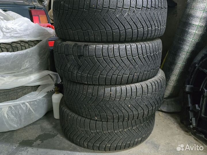 Pirelli Ice Zero FR 225/60 R17 103H