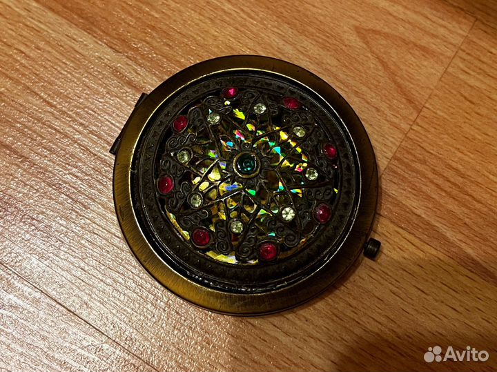 Винтажное зеркальце