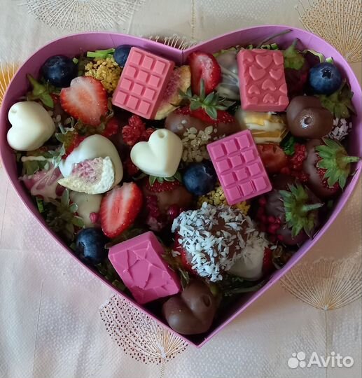 Ягоды и фрукты в шоколаде. Клубника в шоколаде