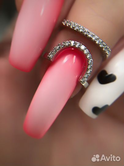 Модель на ногти