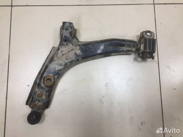 Рычаг левый передний Daewoo Nexia