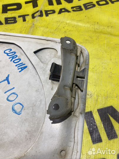 Лючок бензобака Toyota Corolla 100