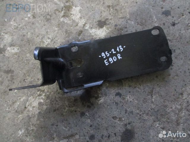 Крепление / кронштейн на телевизор правое BMW E90