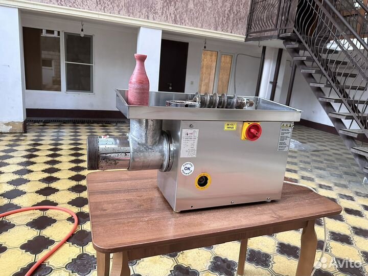 Мясорубка электрическая промышленная