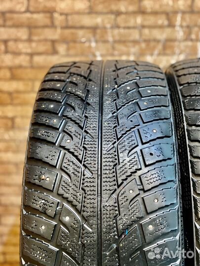 Kumho I'Zen RV Stud KC16 235/55 R17
