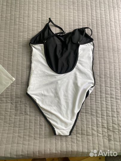 Купальник сплошной новый
