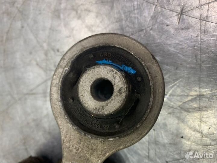 Кулак поворотный передний правый Audi A4 B6