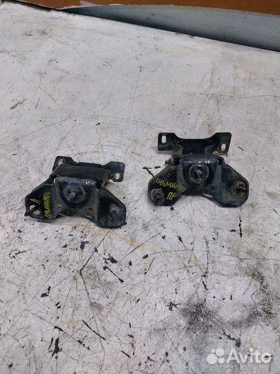 Петли двери багажника Chevrolet Lumina