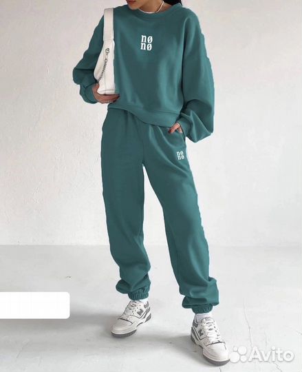 Спортивный костюм женский