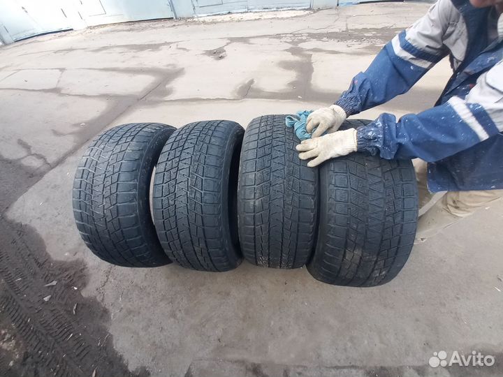 Bridgestone Blizzak DM-V1 285/50 R20