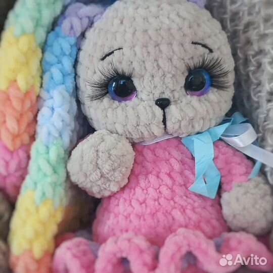 Зайка плюшевая вязанная