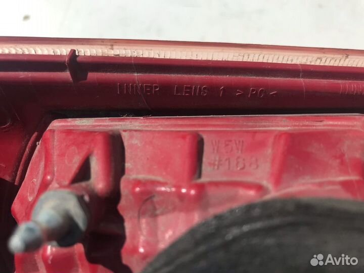 Фонарь задний внутренний правый Mitsubishi Lancer