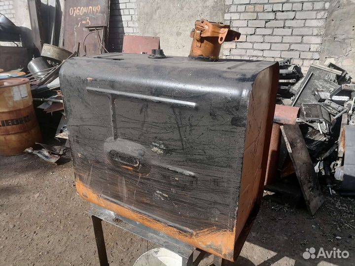 Бак топливный