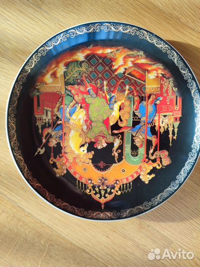 Коллекционная настенная тарелка Палех