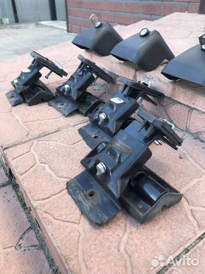 Опоры Amos для багажника на alphard