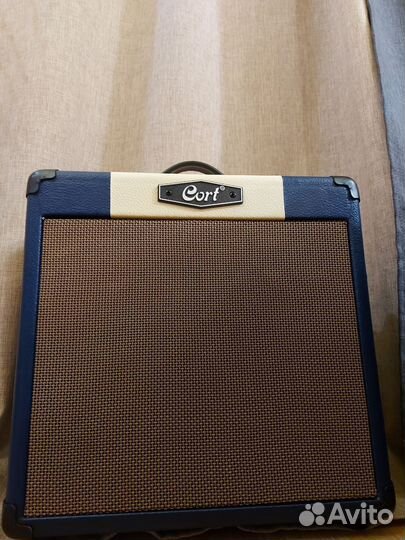 Cort CM15R Гитарный комбоусилитель