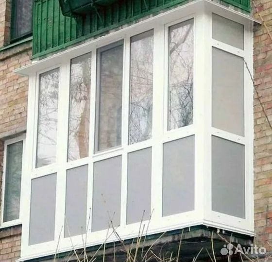 Остекление балкона с отделкой