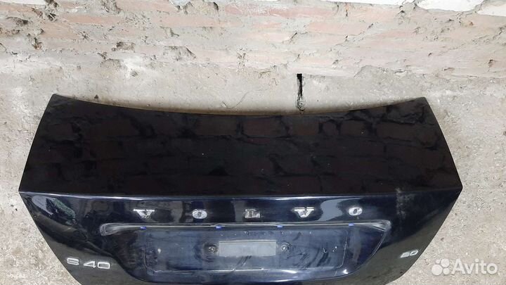 Крышка багажника Volvo s40 2