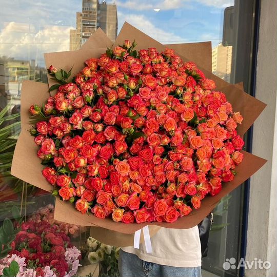 Букет кустовых роз доставка