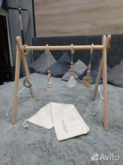 Мобиль в кроватку деревянный
