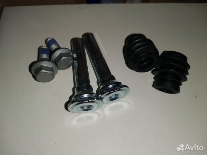 Комплект направляющих для тормозного суппорта