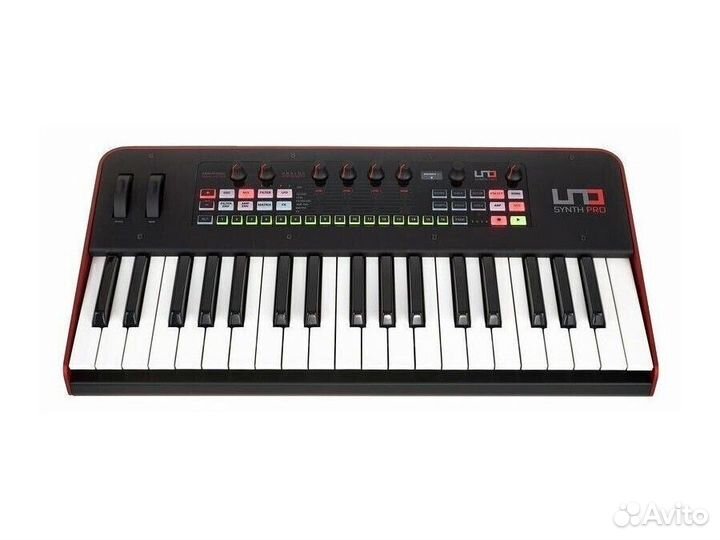 IK UNO Synth Pro синтезатор