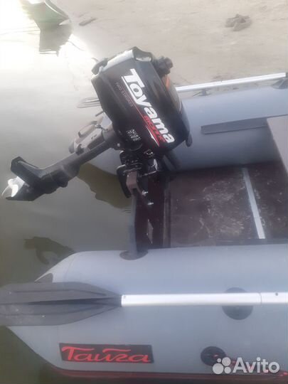 Лодка с мотором