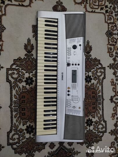 Синтезатор Yamaha PSR E313