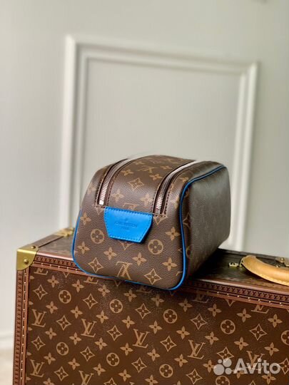 Дорожная косметичка Louis Vuitton